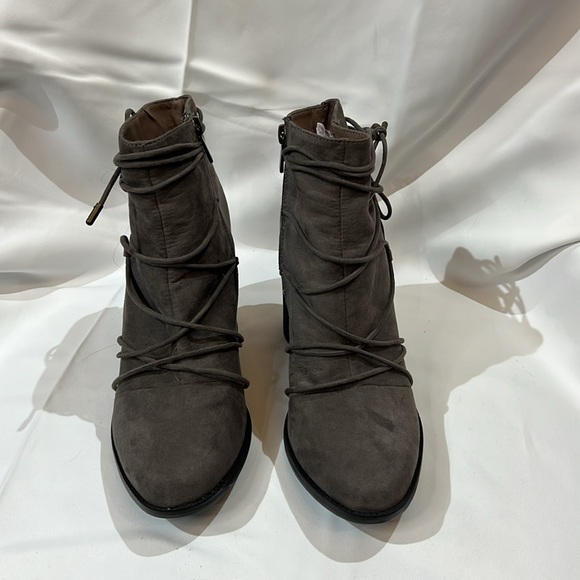 NWOT BOOTIES - Picture 3 of 4